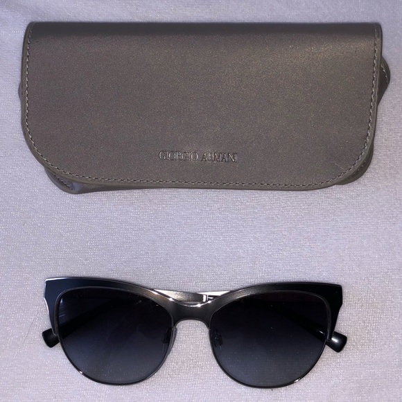 Giorgio Armani sunglasses with case - Picture 1 of 1